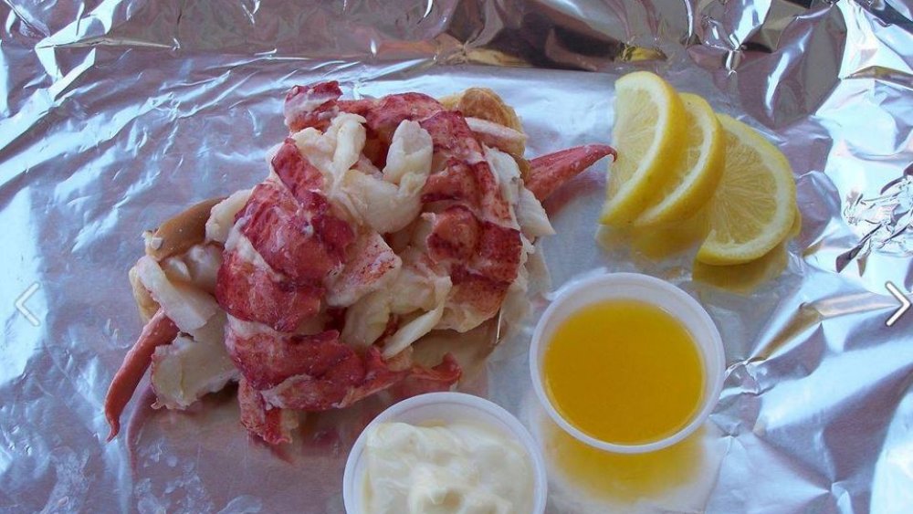 Lobster roll sandwich