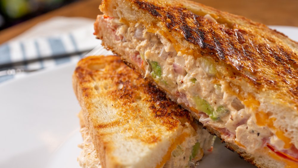 Tuna melt sandwich