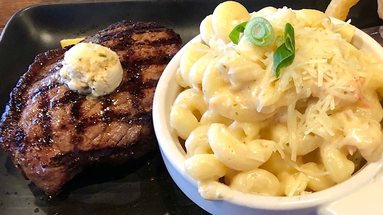 sirloin steak mac and cheese