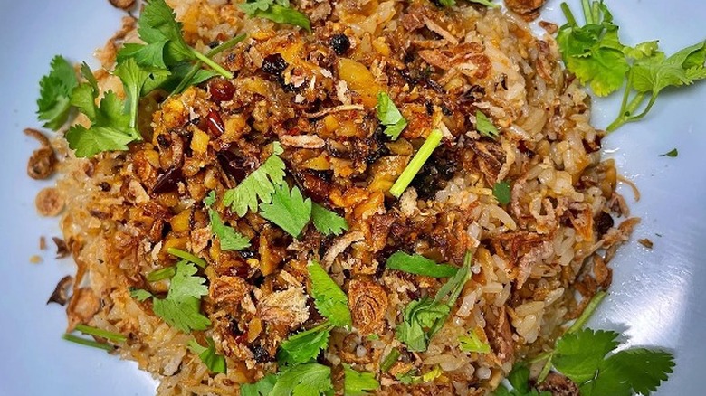 A plate of Thai fried rice