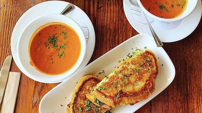 Seabirds grilled cheese tomato soup