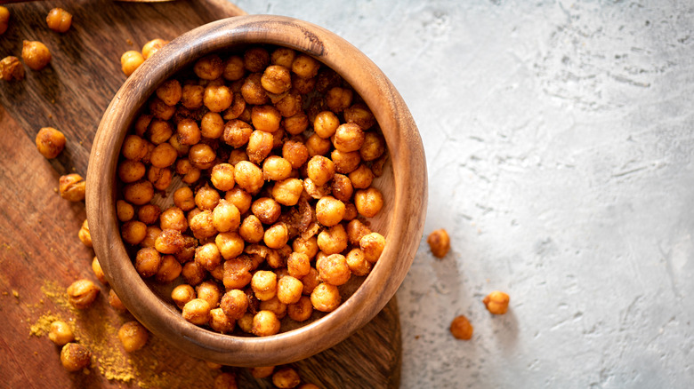 crispy roasted chickpeas in bowl