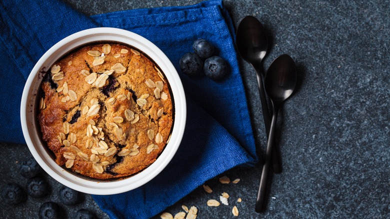 Cake in a mug with oats