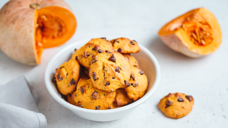 A bowl of pumpkin chocolate chip cookies