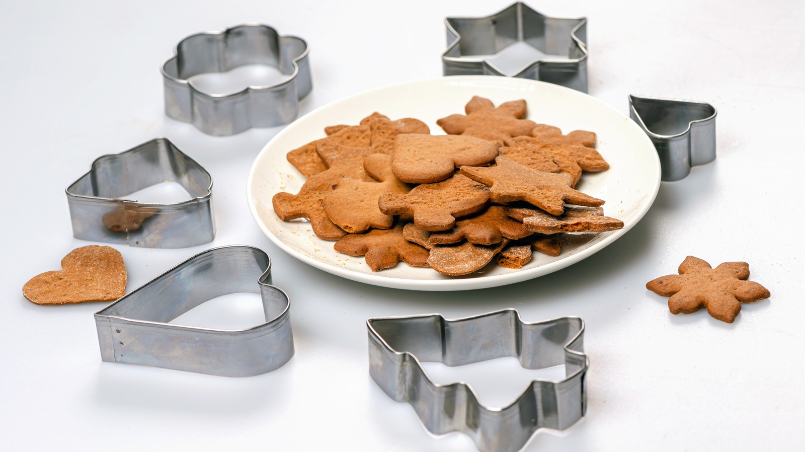 How to Clean Cookie Cutters