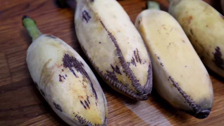 ice cream bananas on table