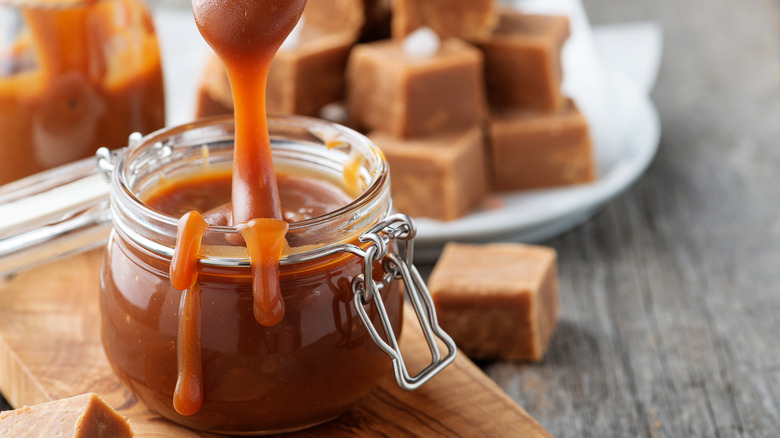 Caramel sauce