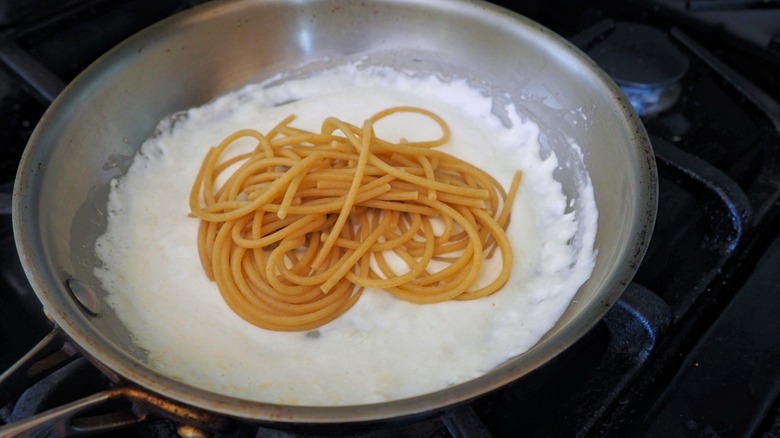 Making 3-ingredient Alfredo sauce