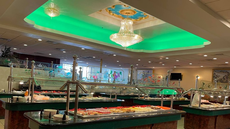 Overview of Buffet City serving stations