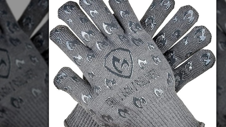 pair of gray heat-resistant gloves