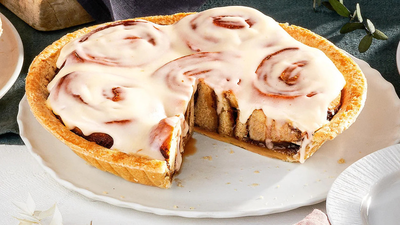 sliced cinnamon roll pie