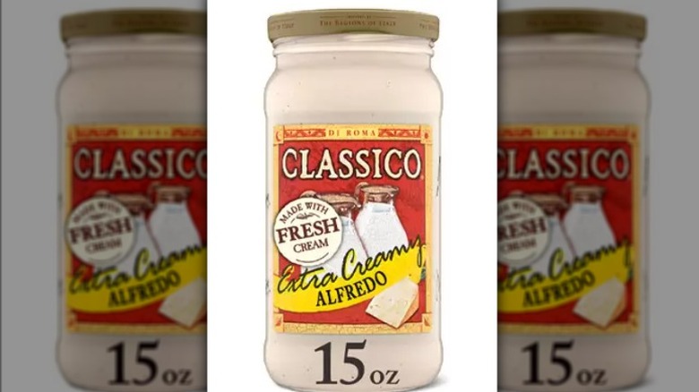 Jar of Classico extra creamy alfredo