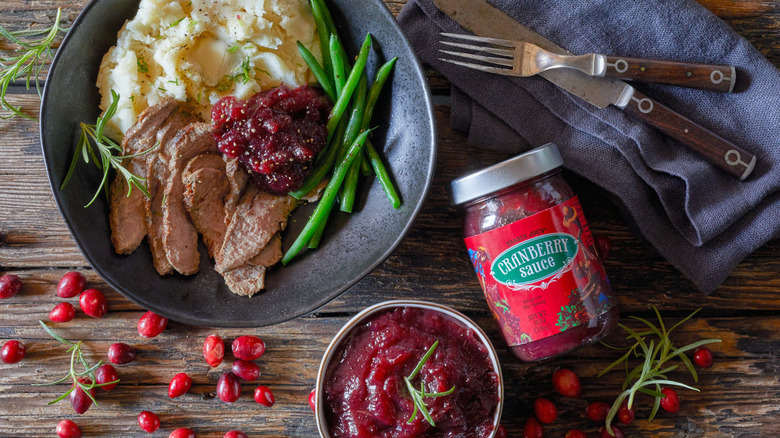 cranberry sauce with Thanksgiving food