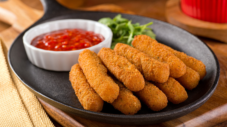 A plate of mozzarella sticks