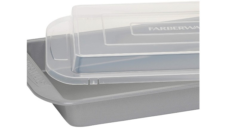 Farberware baking pan with lid