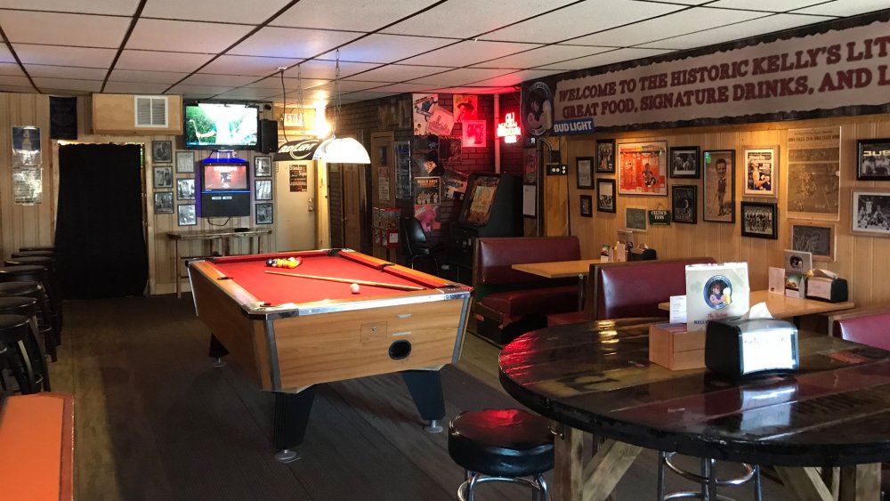 Kelly's Little Nipper, best bar in Iowa