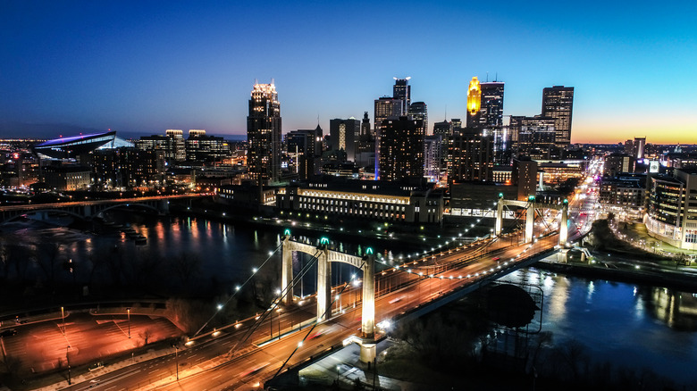 Minneapolis skyline at night