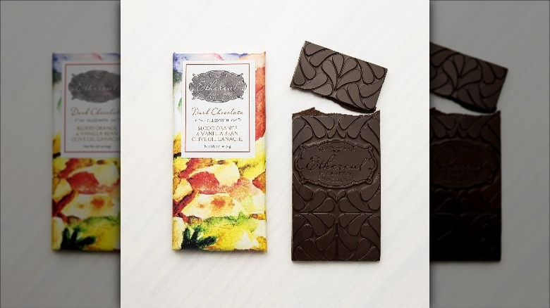 Ethereal chocolate bar and wrapper