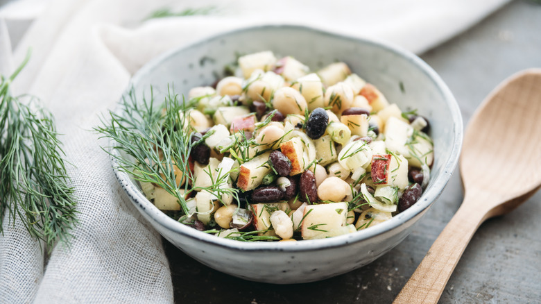 apple salad with beans