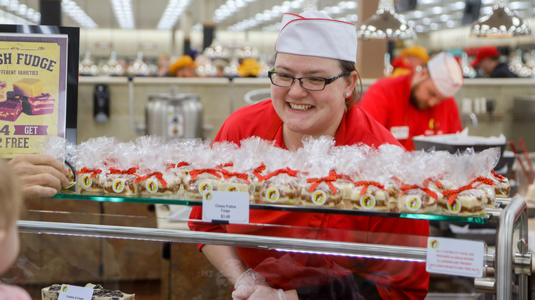 Buc-ee's employee at fudge counter