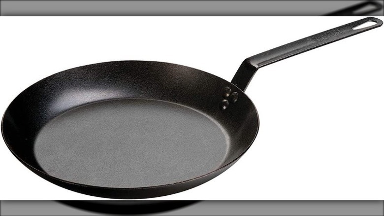 Lodge carbon steel skillet 