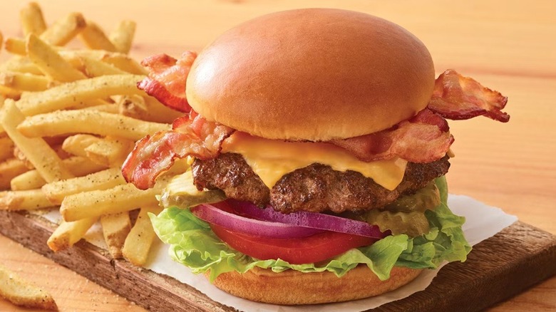 Applebees burger and fries