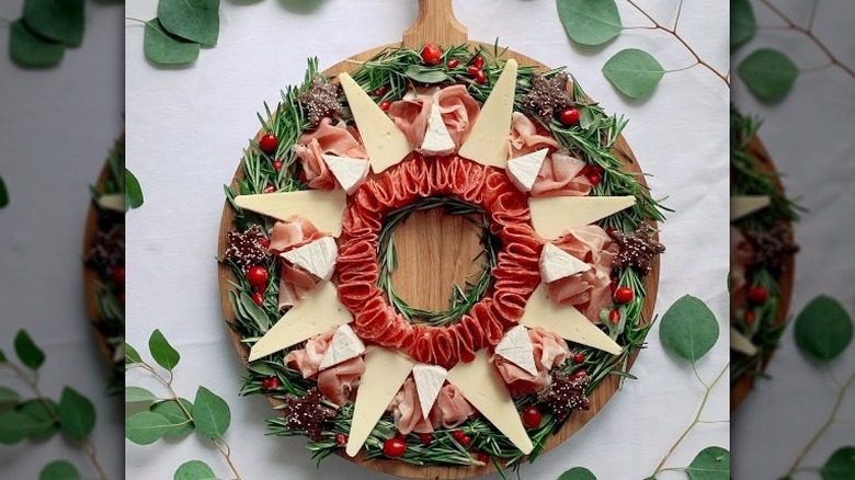 Cheeseboard wreath for Christmas 