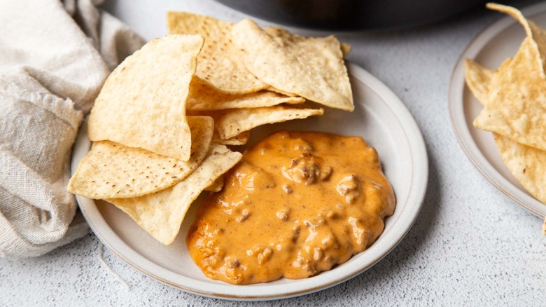 chips with cheese dip