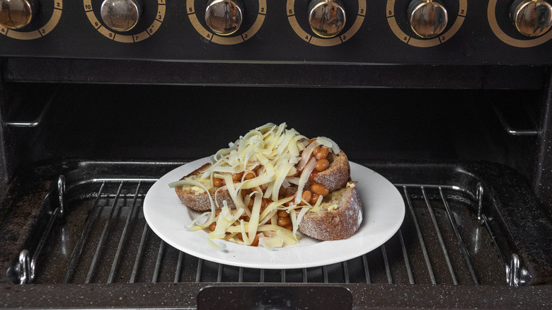 cheesy beans on toast