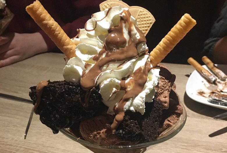 Mega chocolate brownie sundae