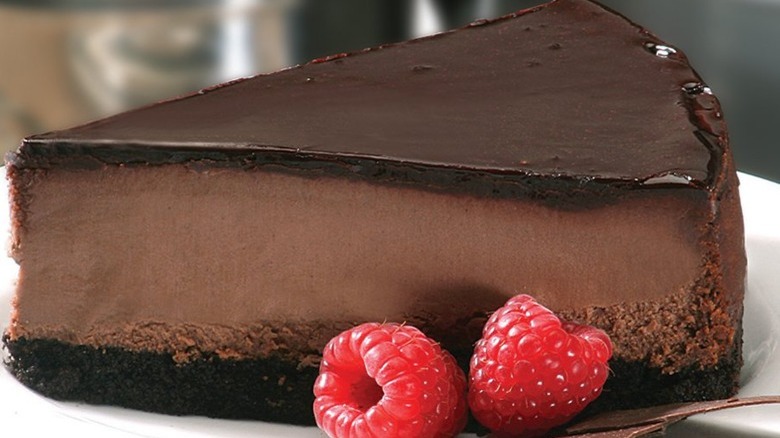 chocolate cheesecake with raspberries