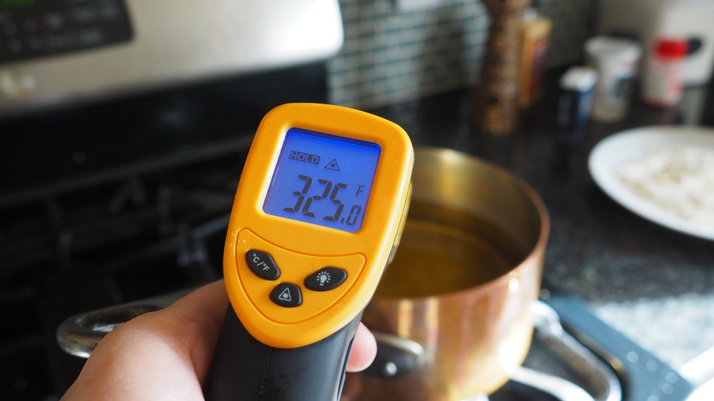 fried chicken temperature for copycat Popeyes chicken sandwich