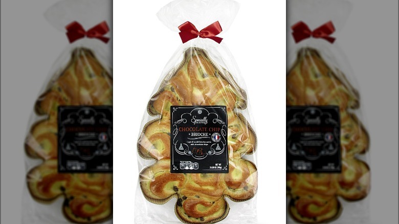 Specially Selected Christmas Tree Brioche Chocolate Chip or Vanilla Cream