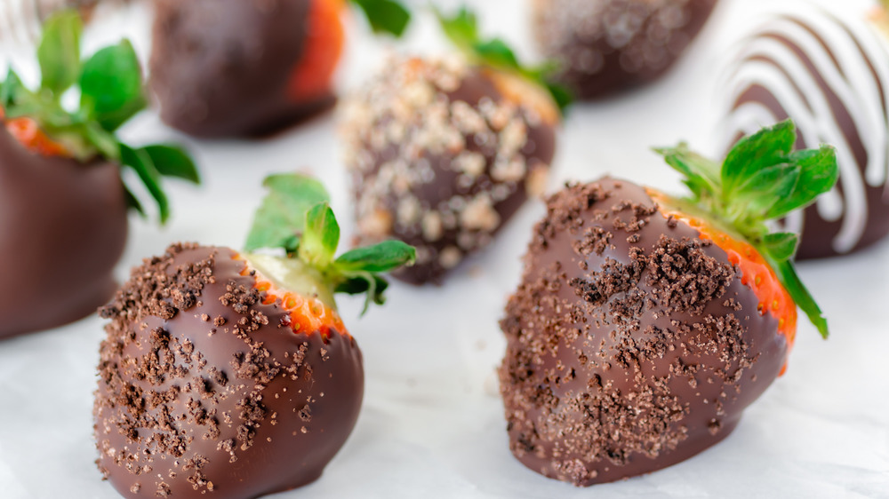 chocolate-covered strawberries with garnish