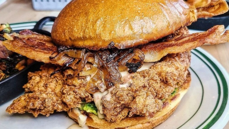 Crispy chicken sandwich