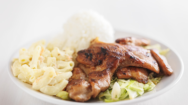 Hawaiian barbecue food