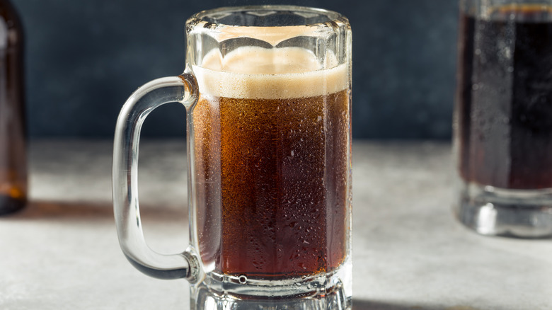 mug of root beer