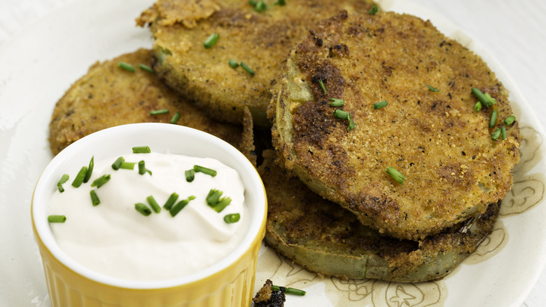 fried green tomatoes with sauce