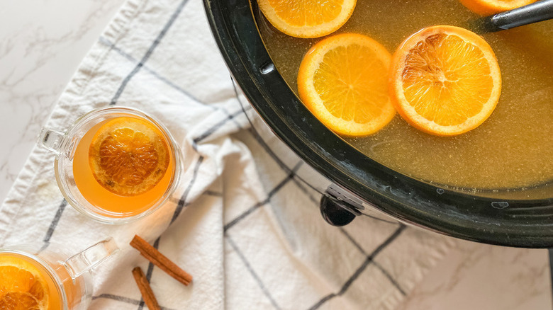 apple cider in slow cooker