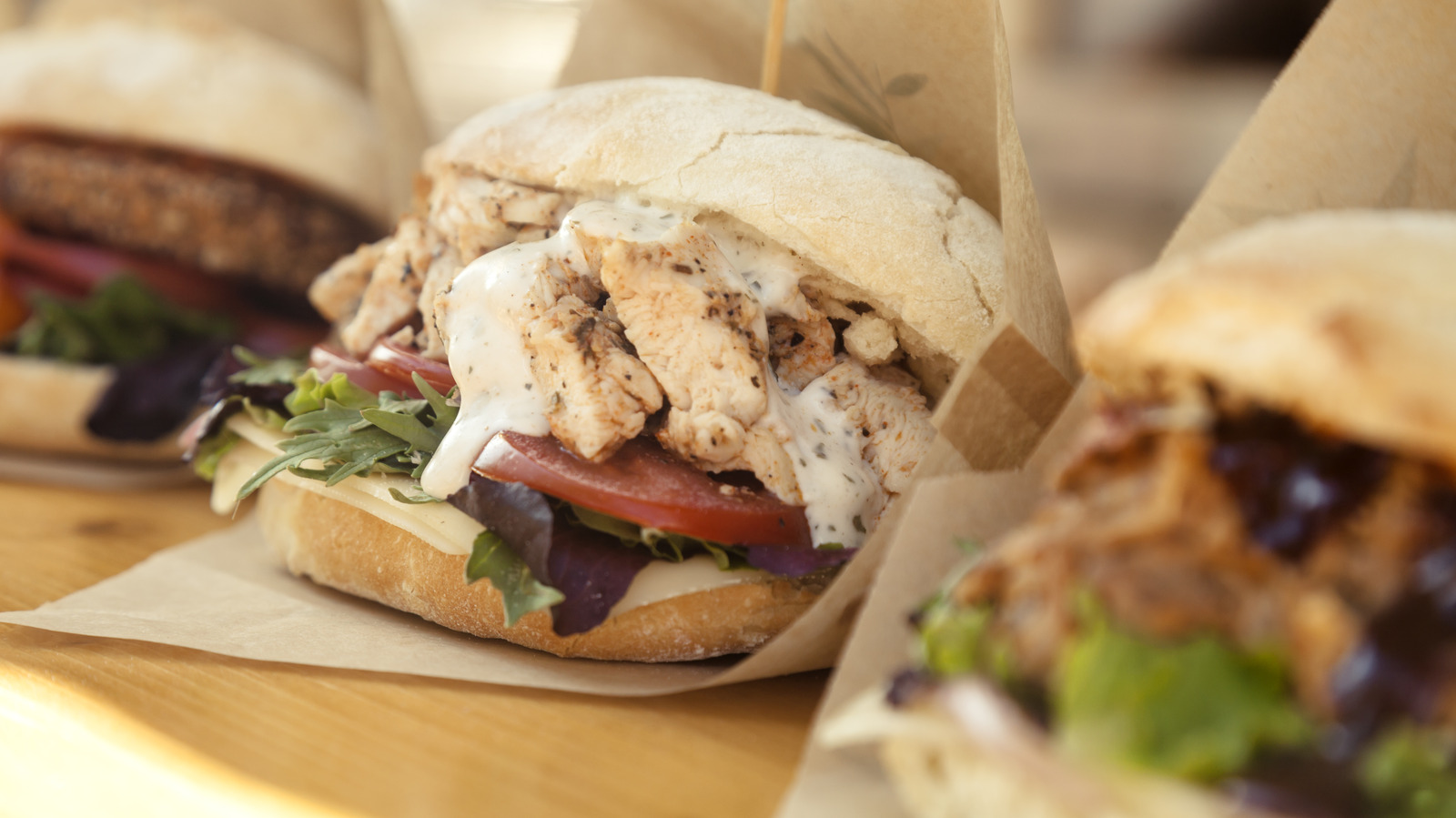 the-best-fast-food-chicken-sandwiches-of-all-time-according-to-mashed