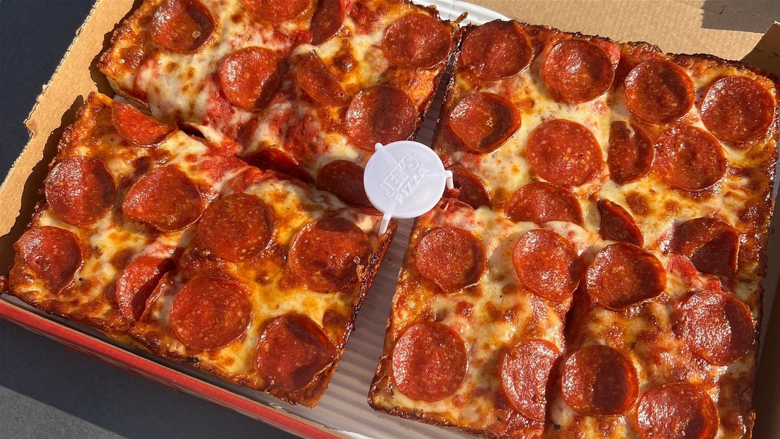 the-best-fast-food-pepperoni-pizza-is-jet-s-detroit-style-offering