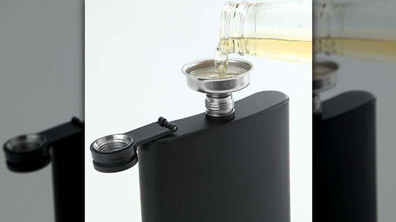 YWQ hip flask and funnel