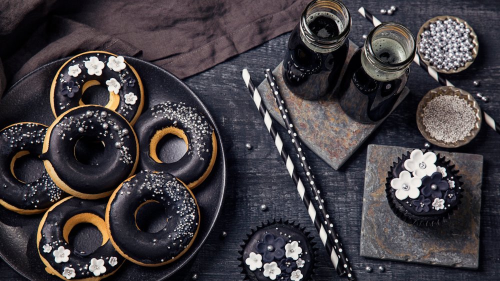 Activated Charcoal Food and Drinks