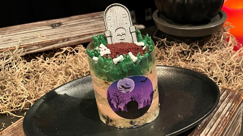 Graveyard Mini Cake on display