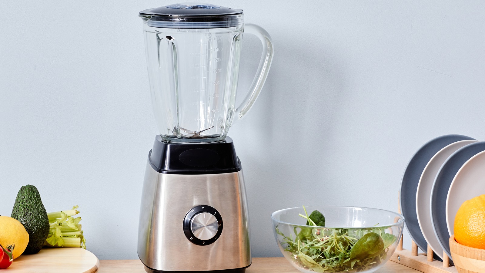 https://www.mashed.com/img/gallery/the-best-food-processors-and-blenders-in-2022/l-intro-1667229380.jpg