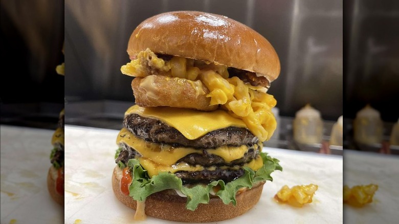 Huge burger with mac and cheese