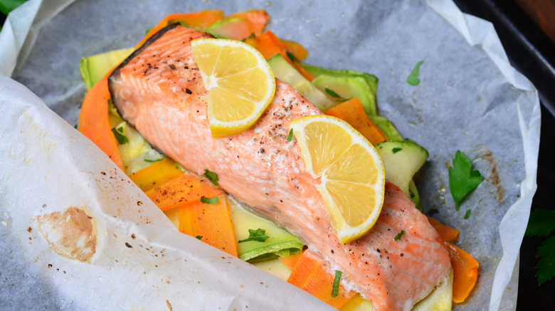 salmon baked en papillote