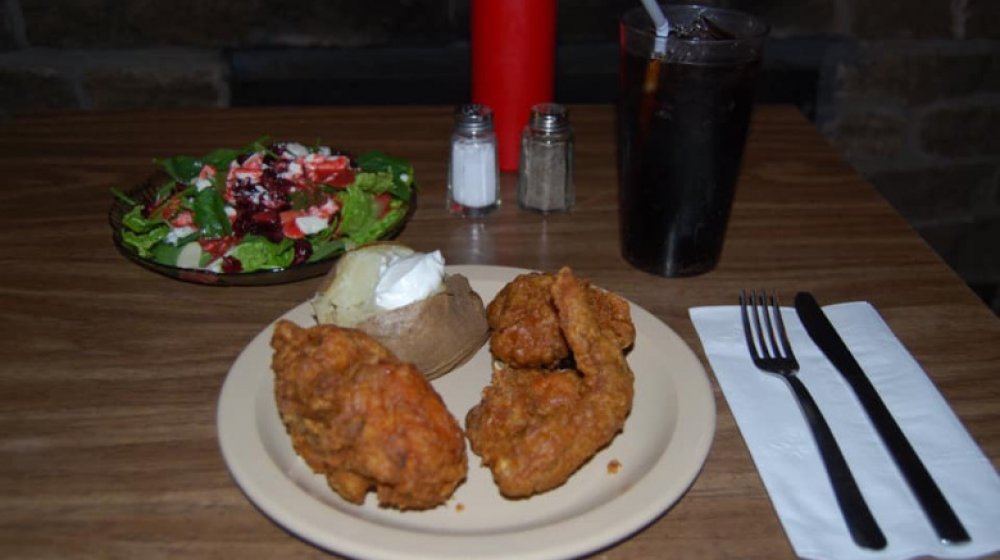 Indiana: Fireside Inn's fried chicken