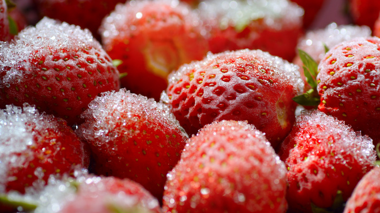 Whole frozen strawberries 