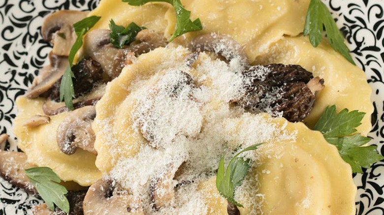 Plate with Rana mushroom ravioli